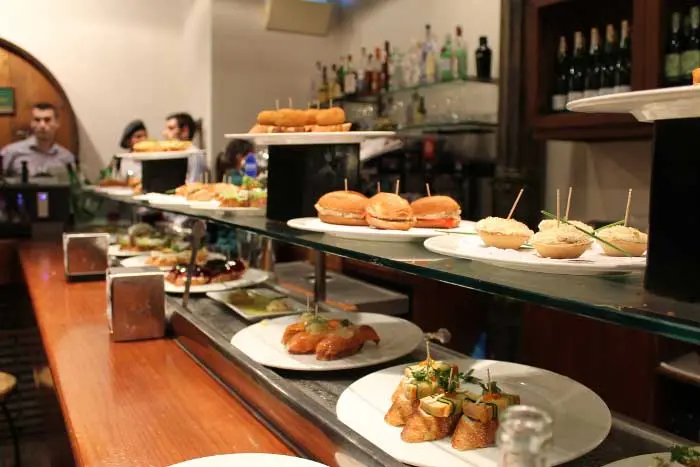 Tapas da Sagardi a Valencia