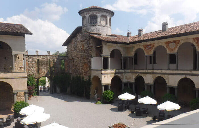 Castello di Cavernago , Bergamo
