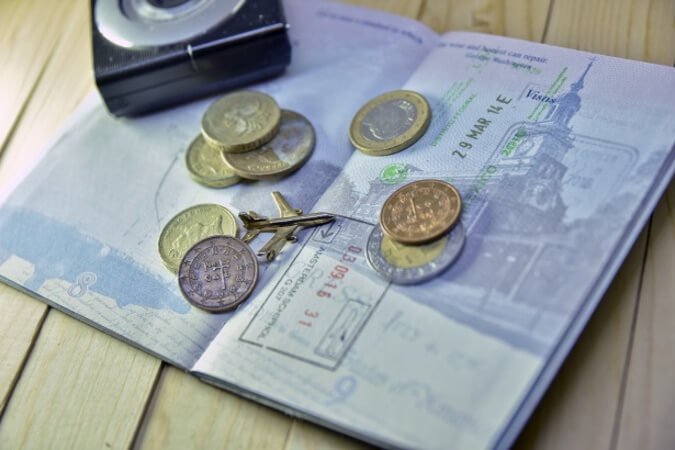 Monete e passaporto