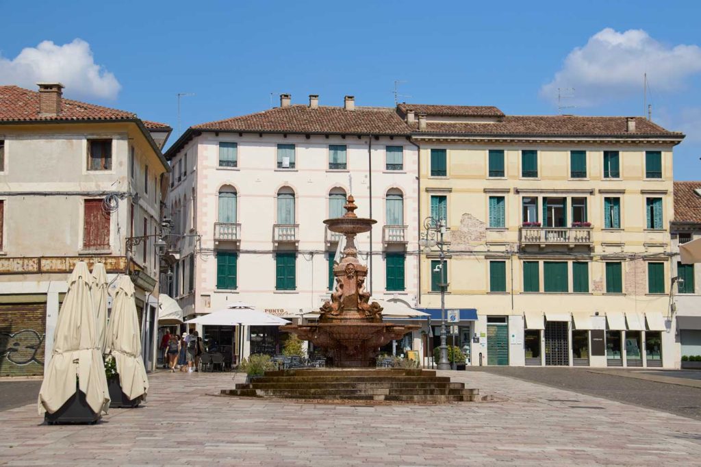 Piazza Garibaldi a Bassano del Grappa
