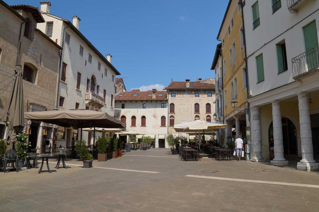 Piazzotto Montevecchio a Bassano del Grappa