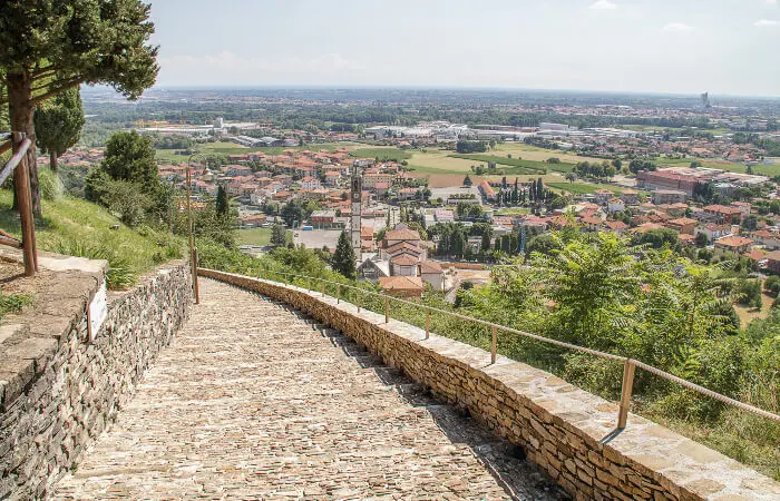 Scalinata dalla Chiesetta di Papa Giovanni XXIII