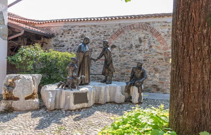 Statua di Papa Giovanni XXIII a Sotto il Monte