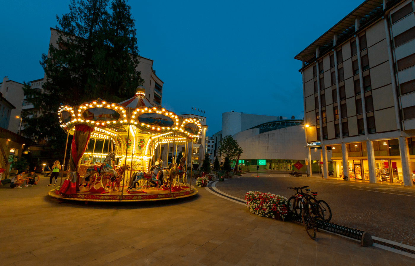 Giostra in Piazza XX Settembre a Pordenone