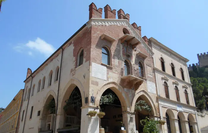 Palazzo di giustizia a Soave