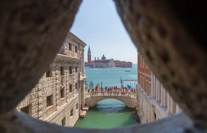 Vista da Ponte dei Sospiri
