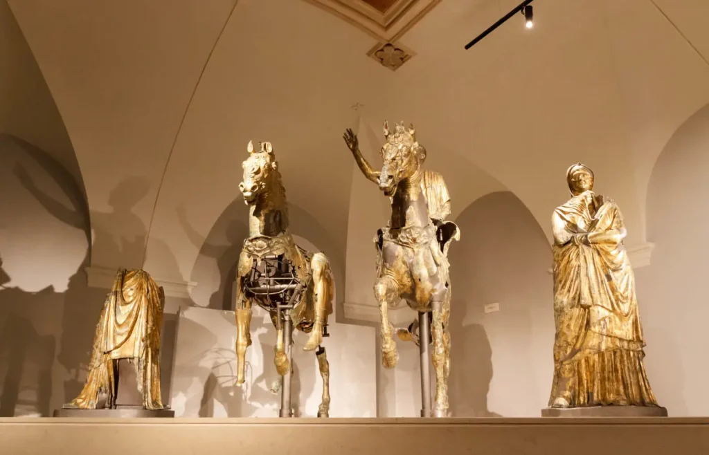 Bronzi Dorati di Pergola