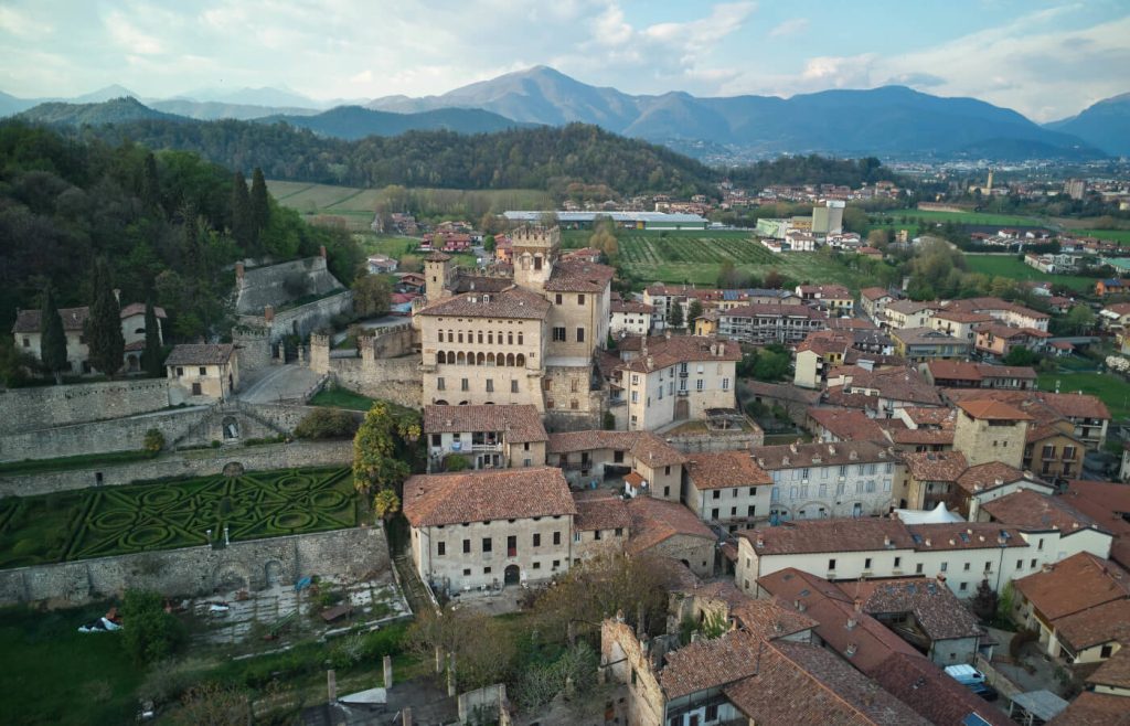 Paese di Costa di Mezzate