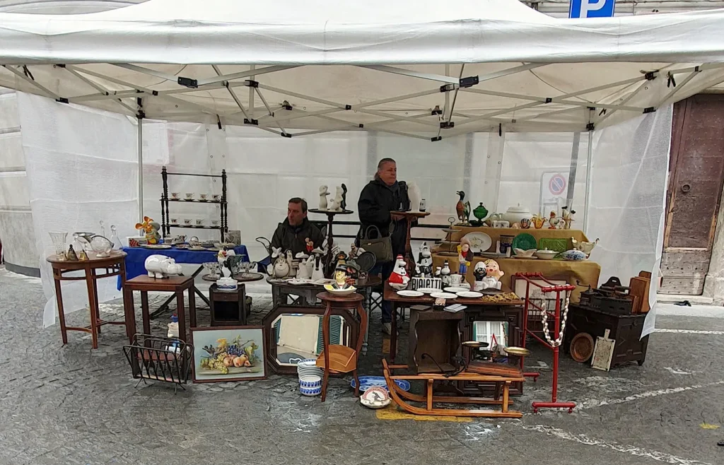 Bancarella di Antiquariato ad Ovada