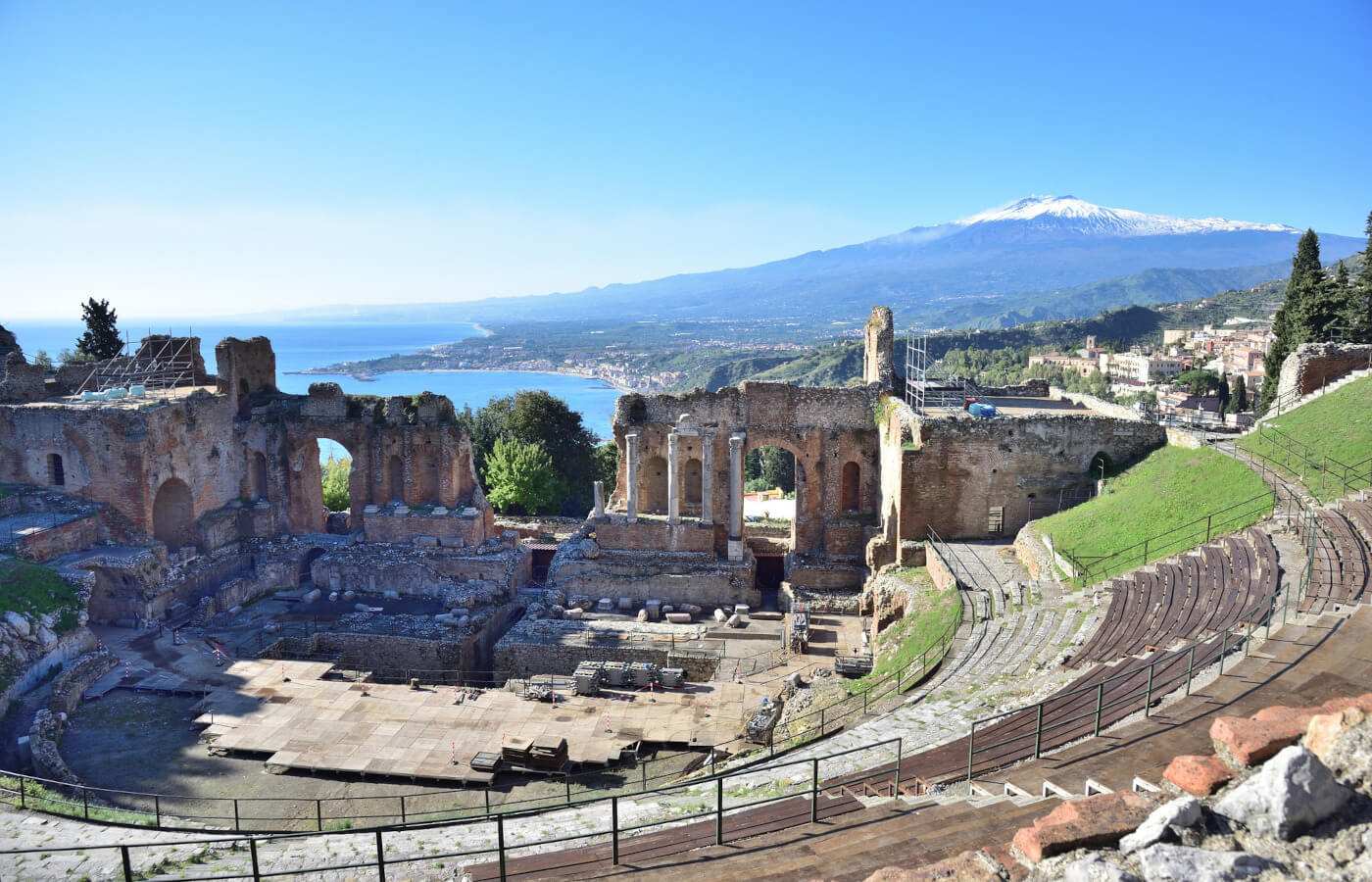 Teatro di Taormina con vista sull'Etna