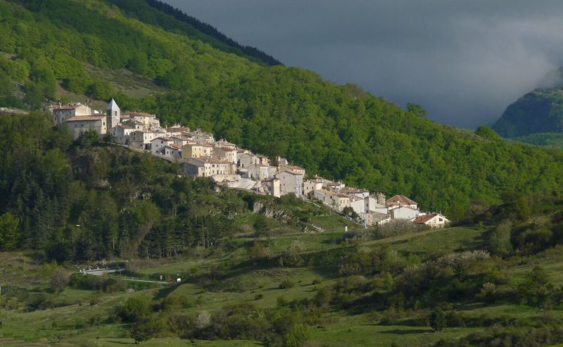 Abruzzo: un viaggio tra natura incontaminata, borghi pittoreschi e sapori autentici