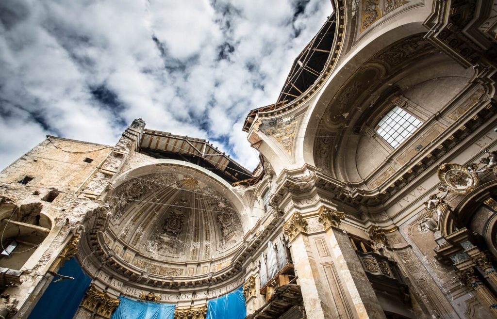 acquila basilica