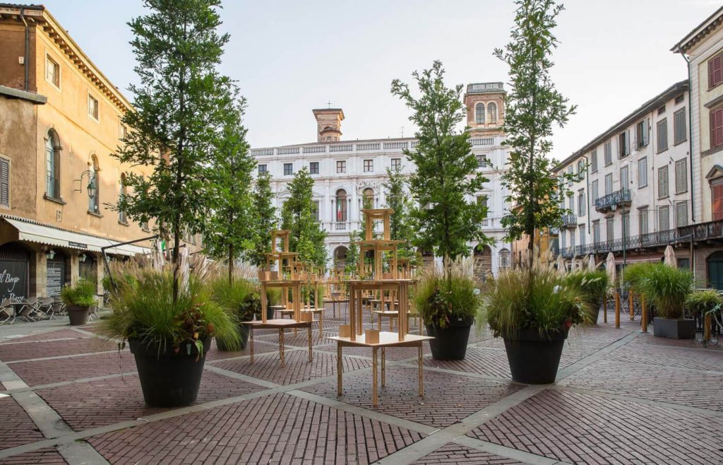 Piazza Vecchia installazione Maestri del Paesaggio