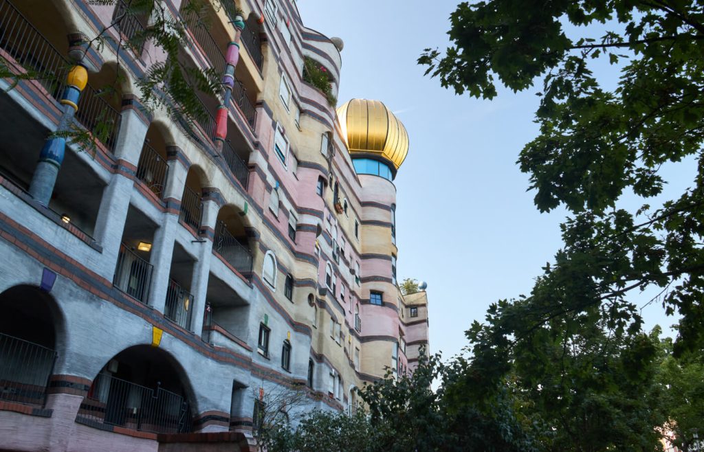 L'edificio Waldspirale a Darmstadt in Germania