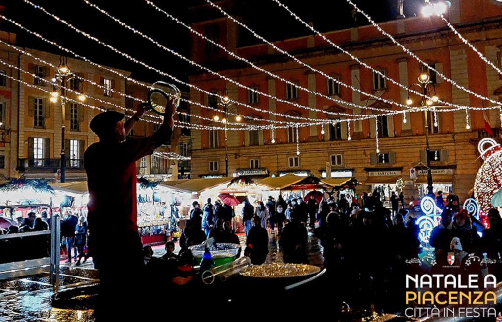 esibizione ai mercatini di natale di piacenza