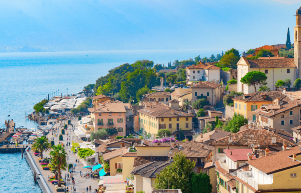 Il paese di Peschiera del Garda