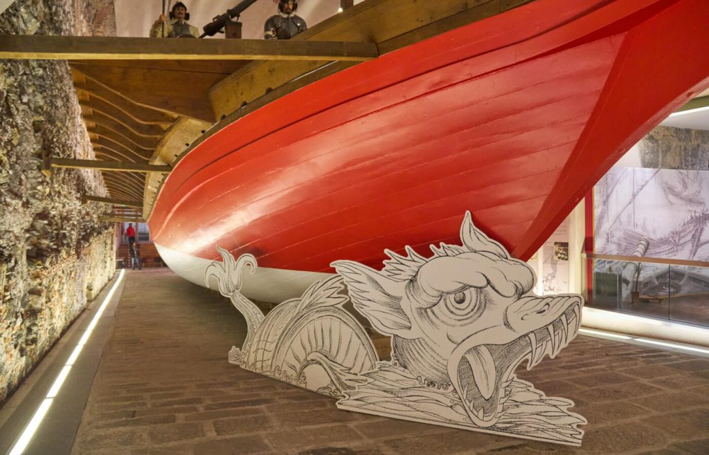 Barca esposta al Galata museo del mare a Genova