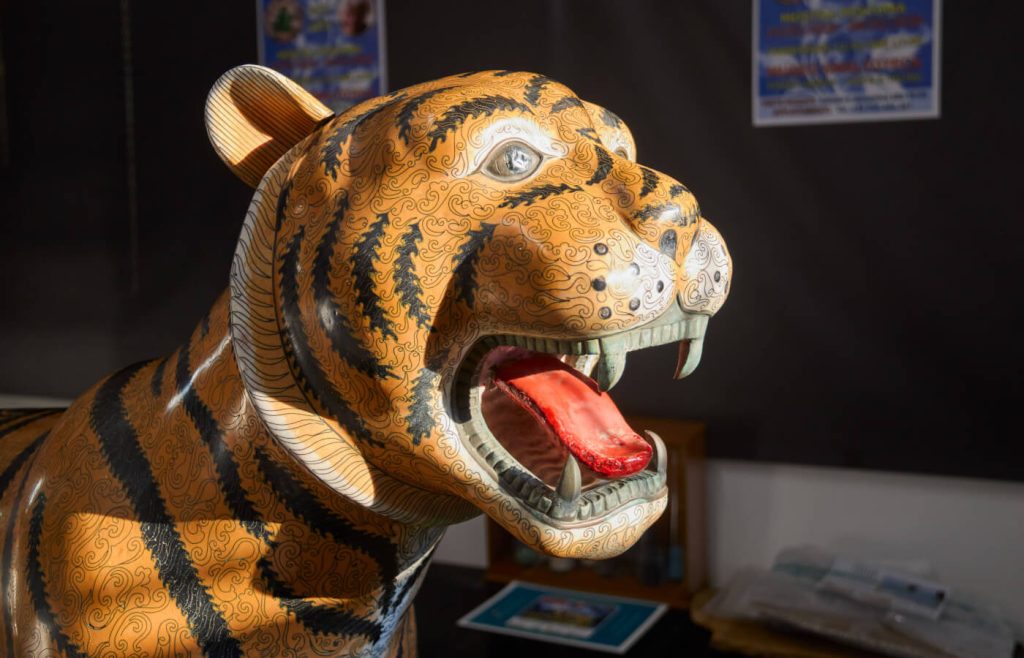 Tigre al museo dello smalto di Ponte San Pietro